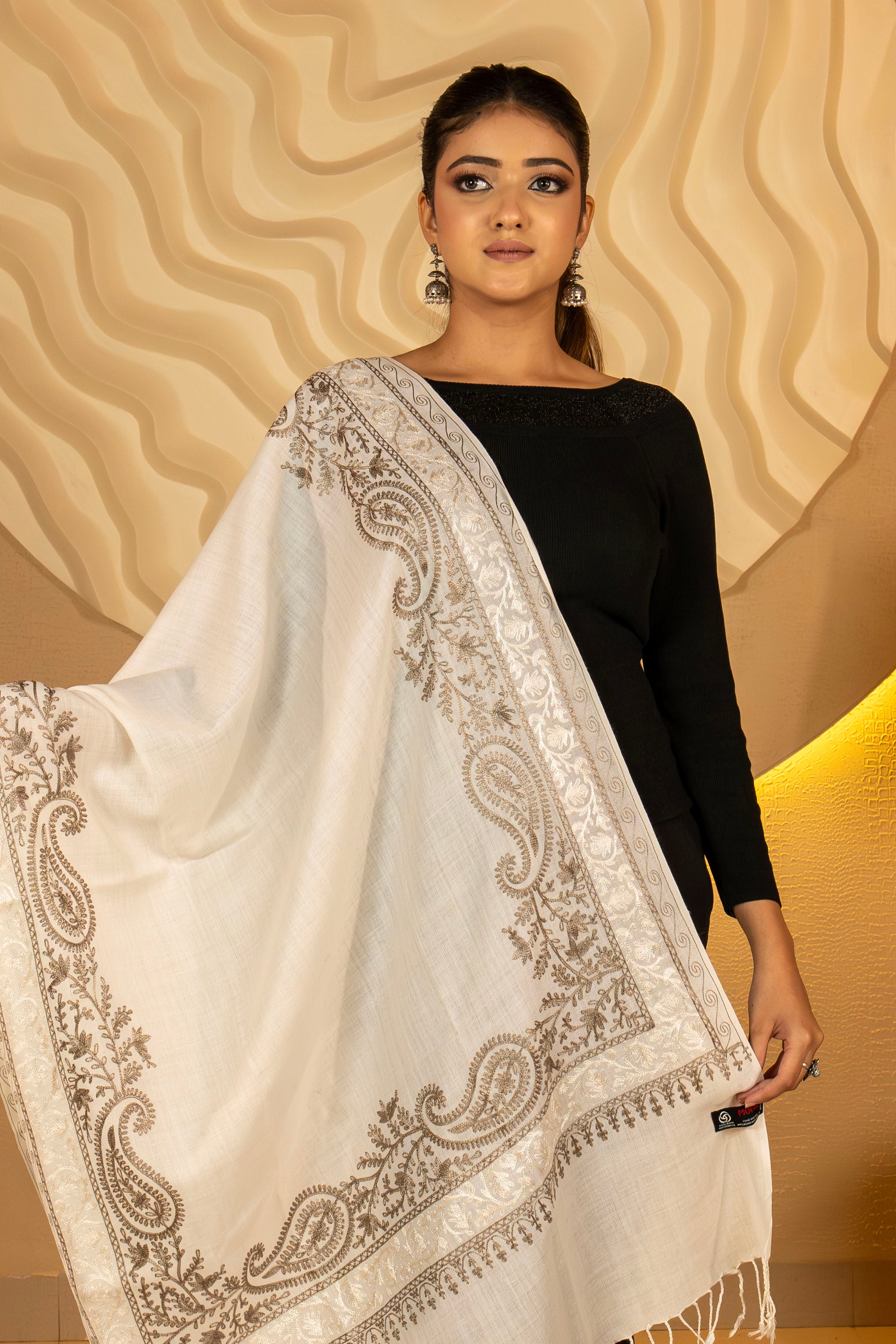 Aari Embroidered White Poly Wool Stole For Women