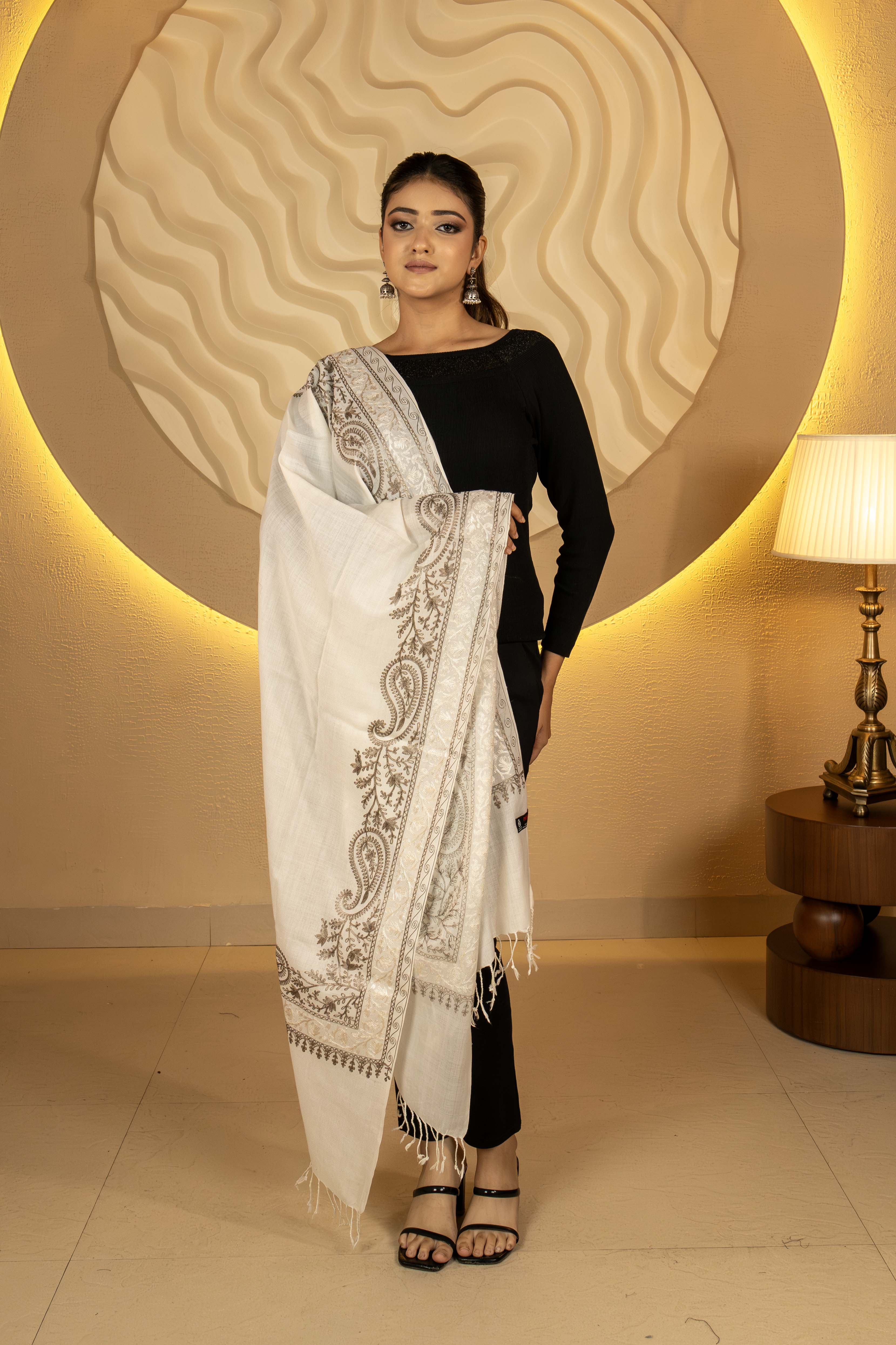 Aari Embroidered White Poly Wool Stole For Women