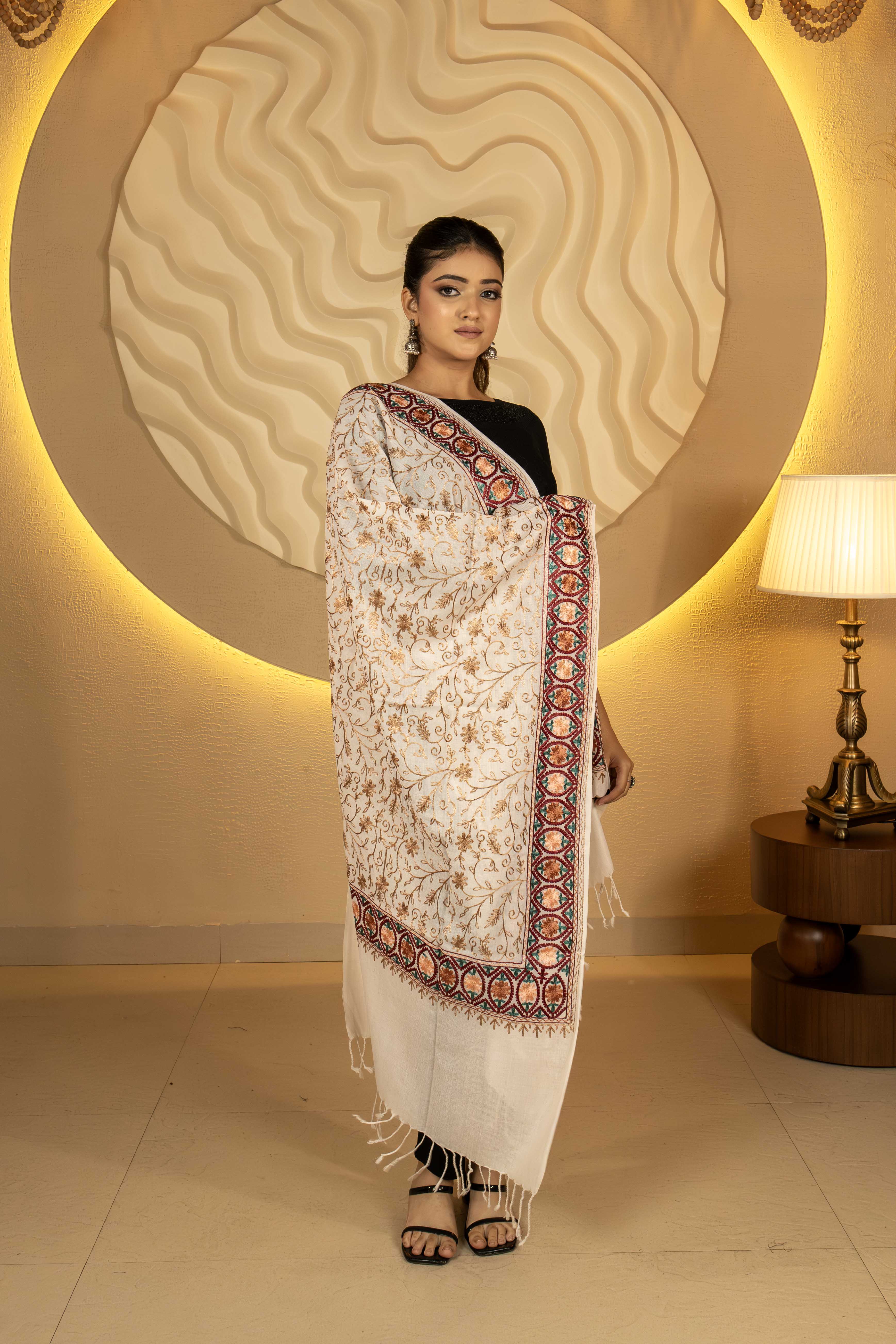 Aari Embroidered White Poly Wool Stole For Women