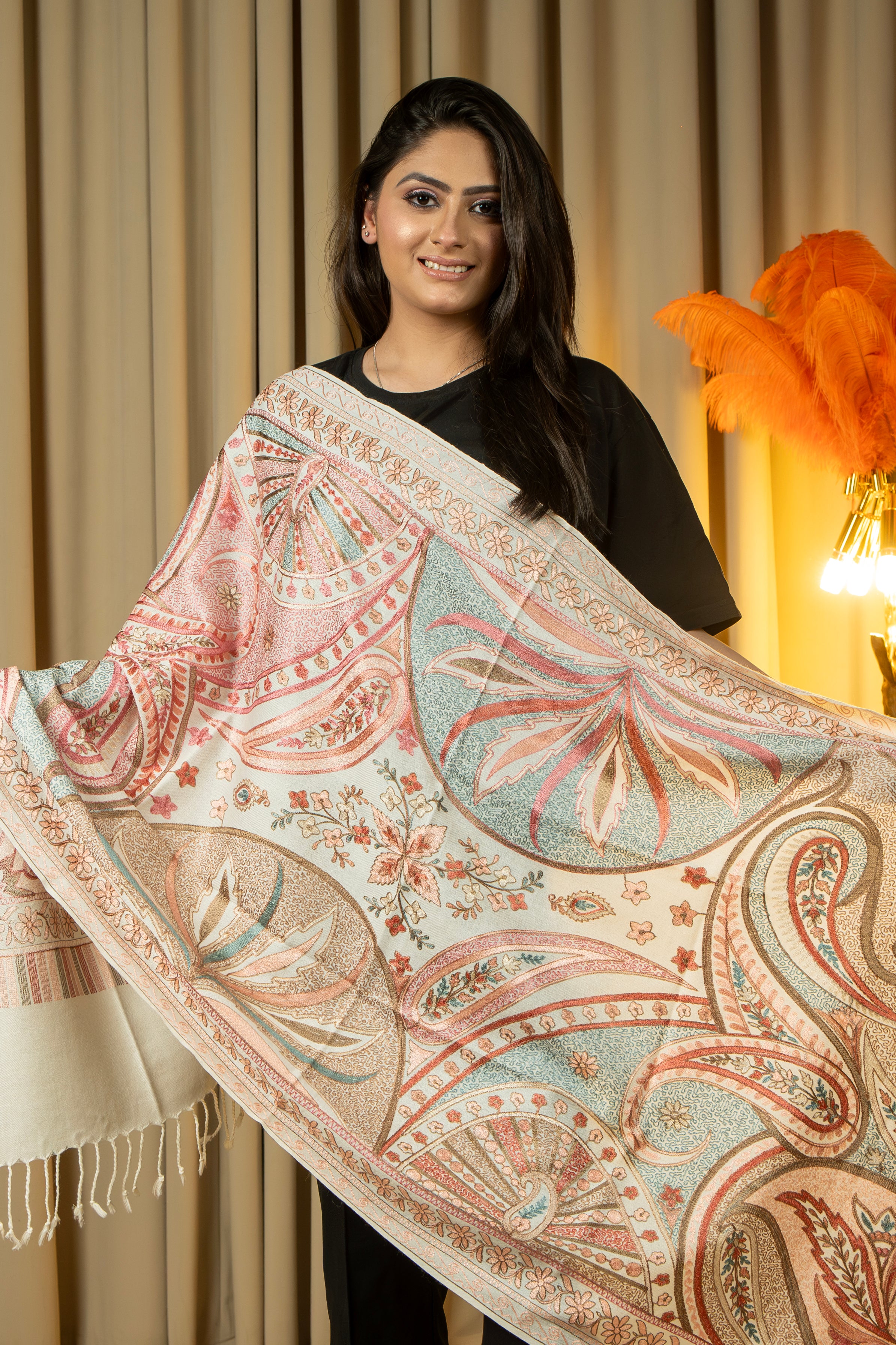 Aari Embroidered White Pure Wool Stole For Women